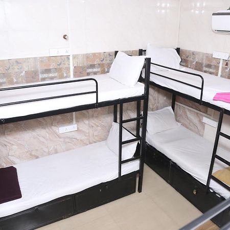 New Super Dormitory Mumbai Exterior photo